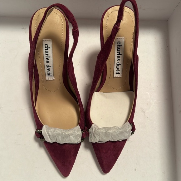 Charles David Reeling pump in mahogany size 6 NWOB - Picture 2 of 7